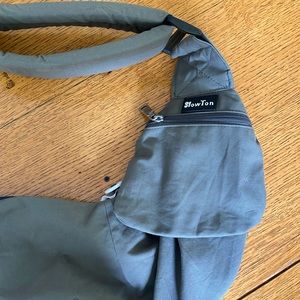 Slowton Hands free pet carrier